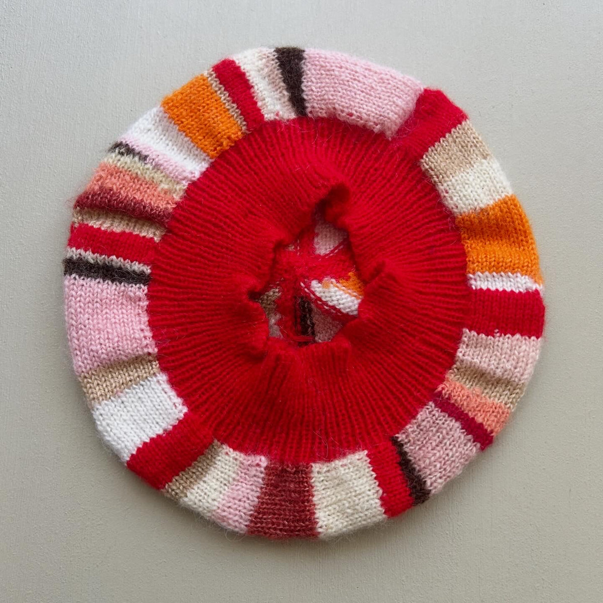 Håndstrikket baret i smuk swirl 2-5år