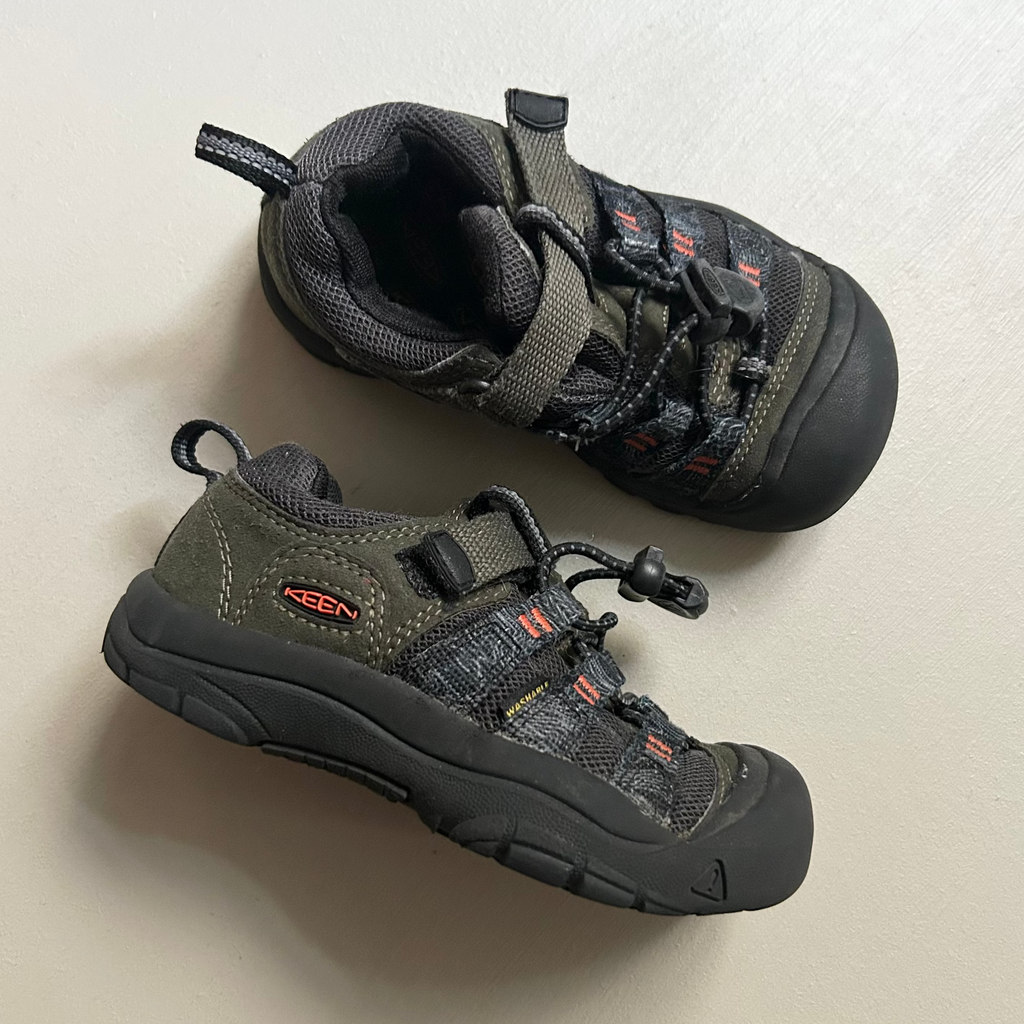 KEEN sneakers i sort/camo 27/28