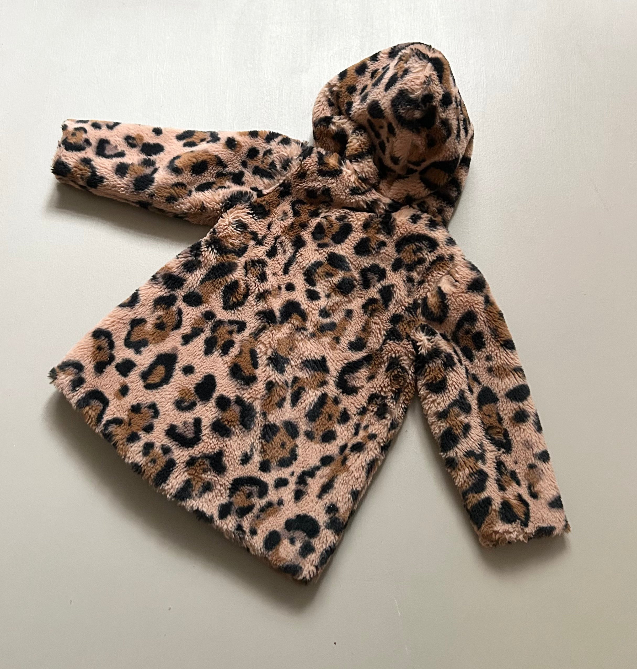 Fake fur leo jakke med hætte 92