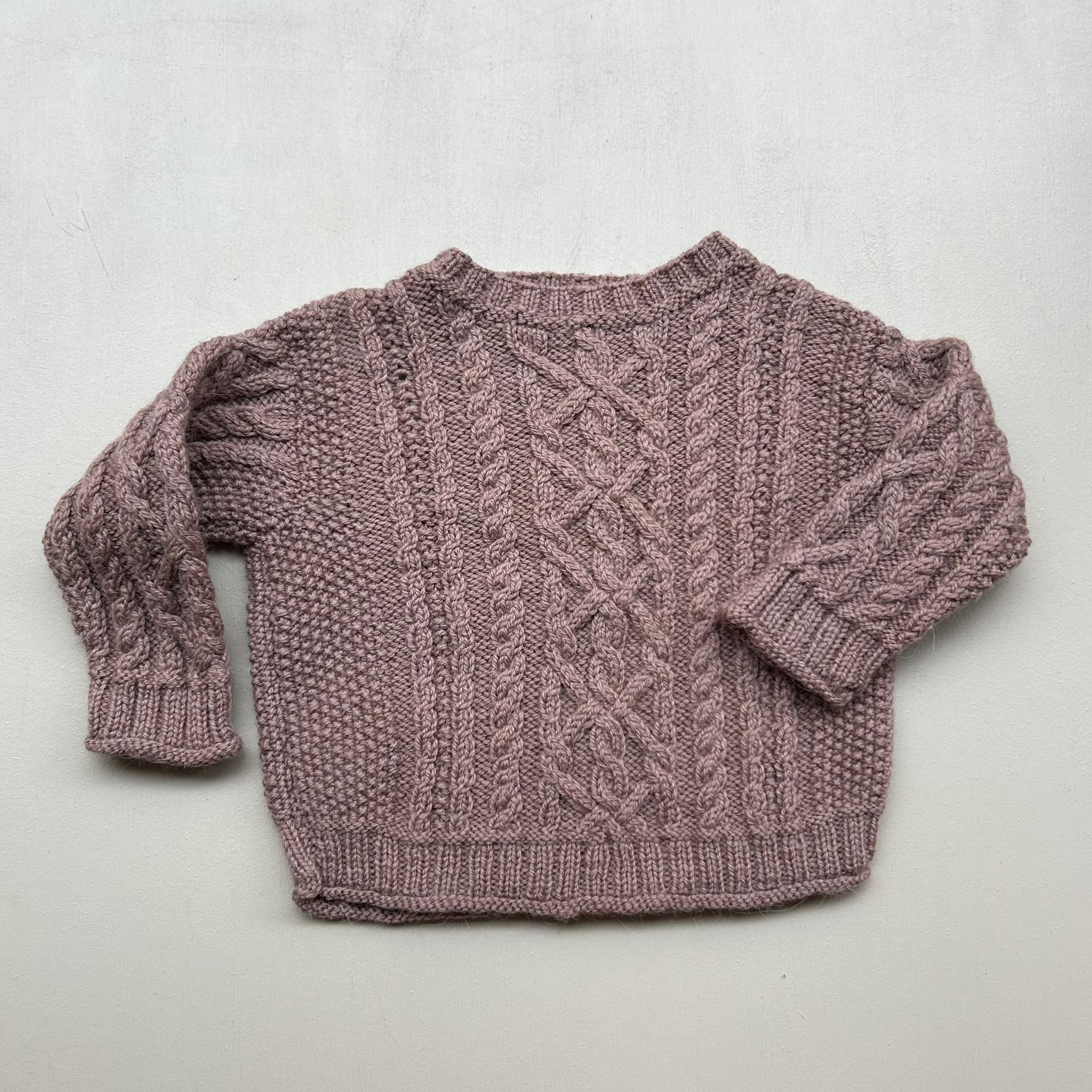 Kabelstrik i brun uld 92/98