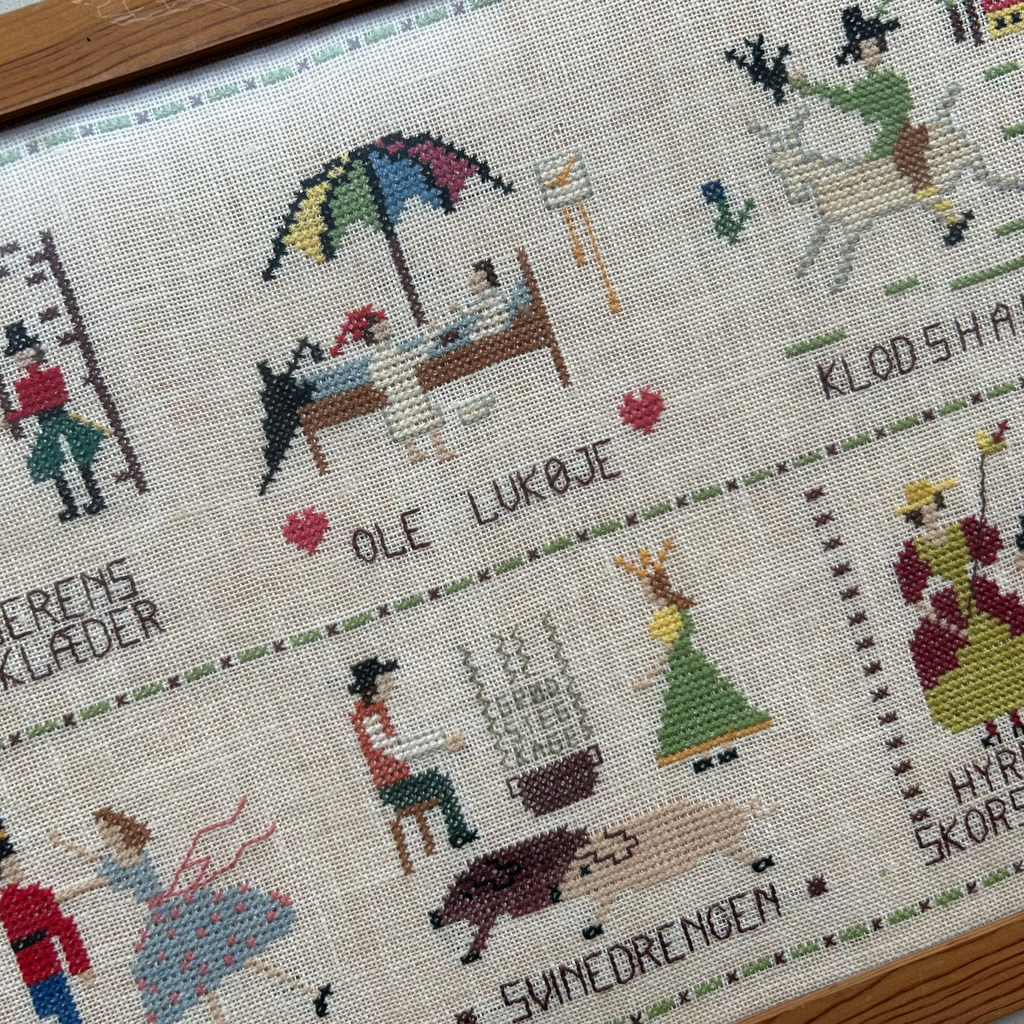 Broderet billeded med HC Andersen motiver