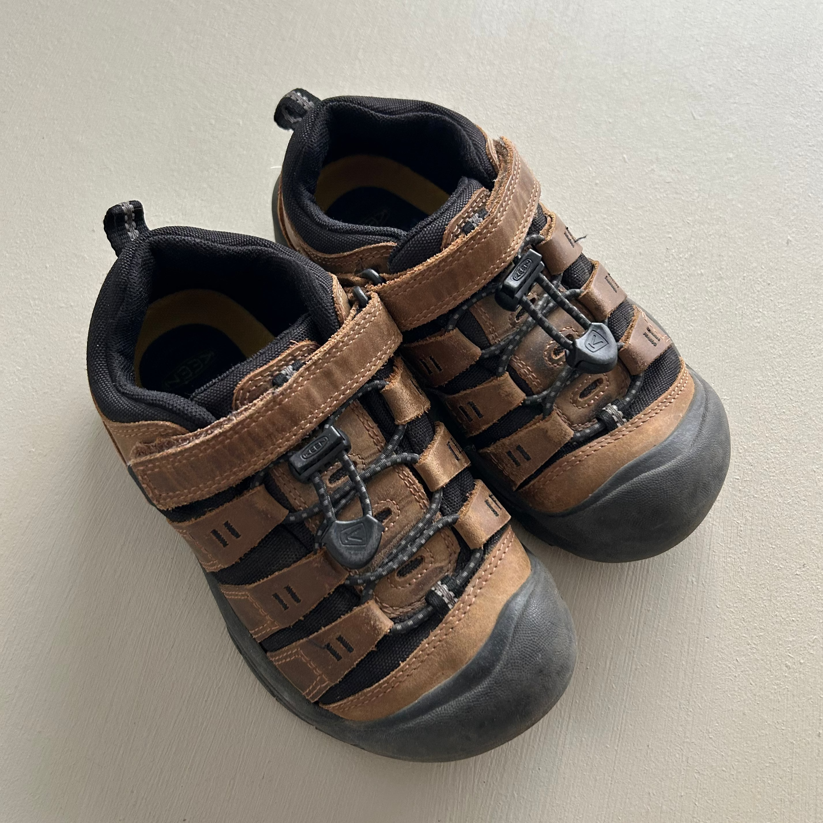 KEEN sneakers 31