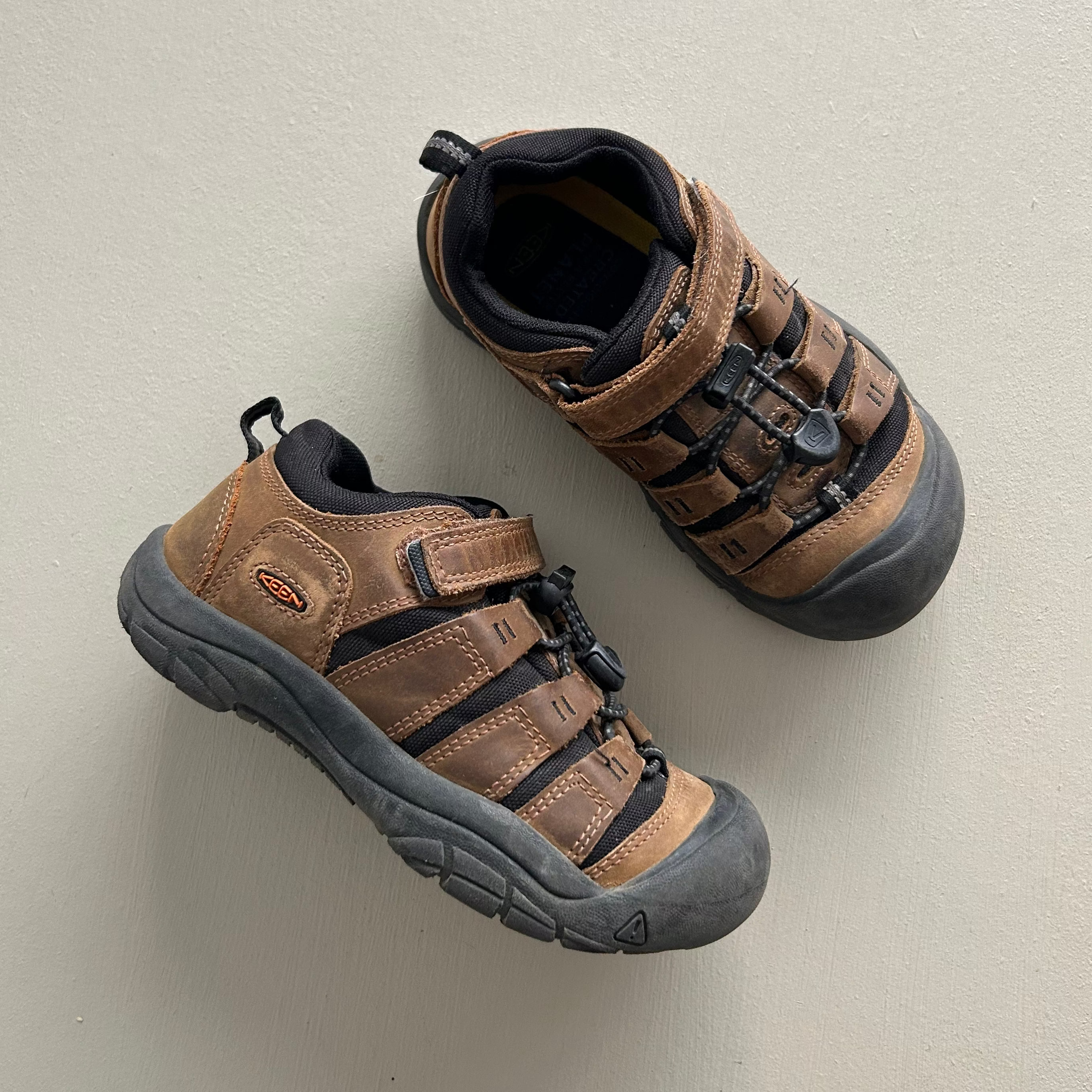 KEEN sneakers 31