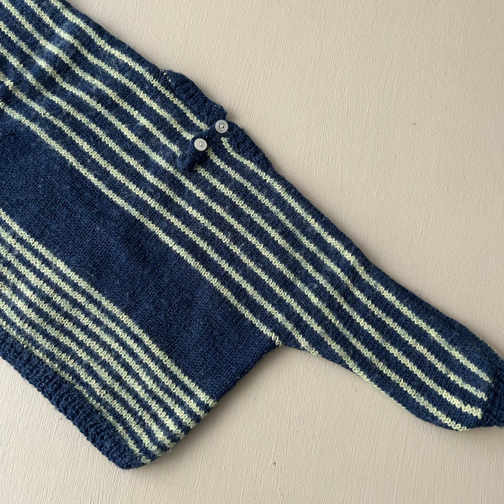 Uldstrik med får og striber 62/68