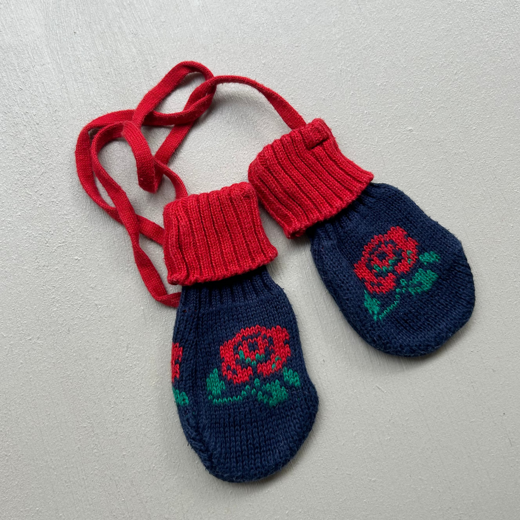 Small cotton mittens with rose 0-6 months